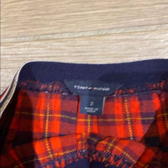 Tommy Hilfiger Kids Girls Red Black Plaid Puffed Short Skirt Size 2T - Picture 3 of 4